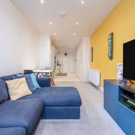 Contemporary 3 Bed Apartment In Hendon Central. Ngoại thất bức ảnh