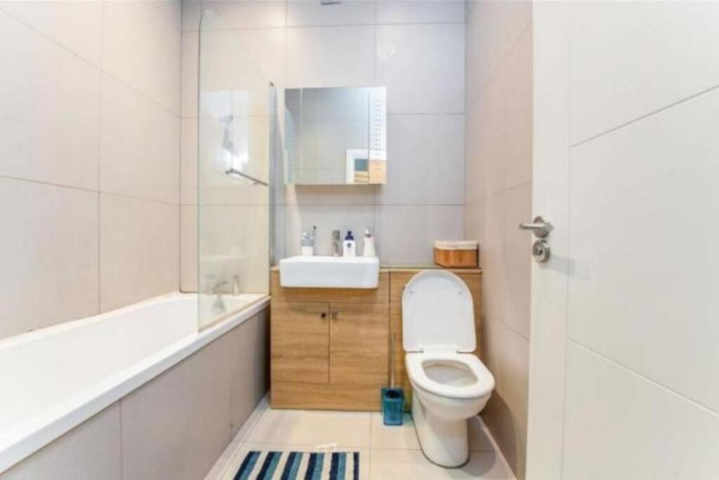 Contemporary 3 Bed Apartment In Hendon Central. Ngoại thất bức ảnh